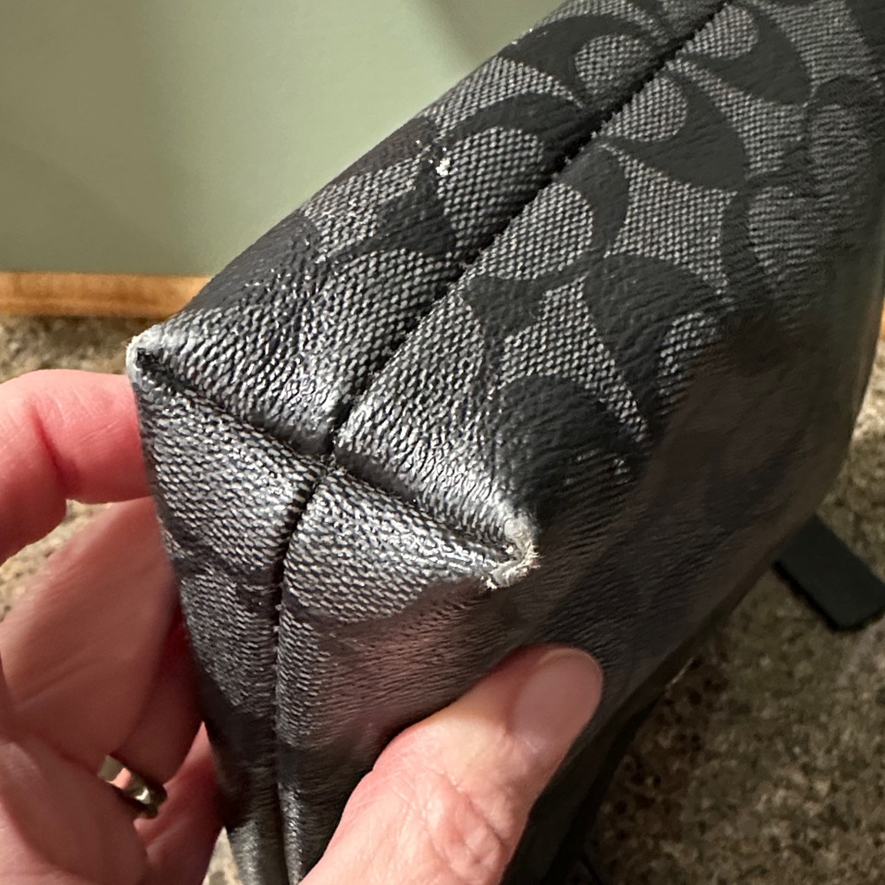 Coach Signature Black Shoulder Bag - Picture 6 of 8